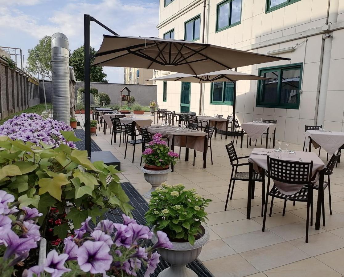 Hotel Parisi Никелино Екстериор снимка