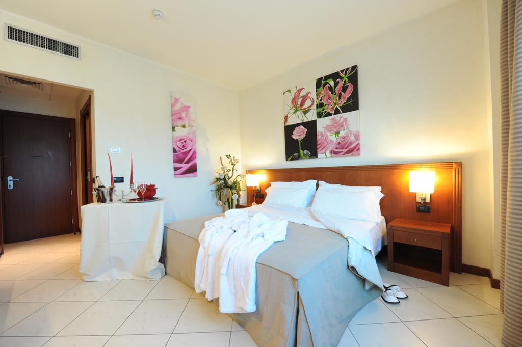 Hotel Parisi Никелино Екстериор снимка