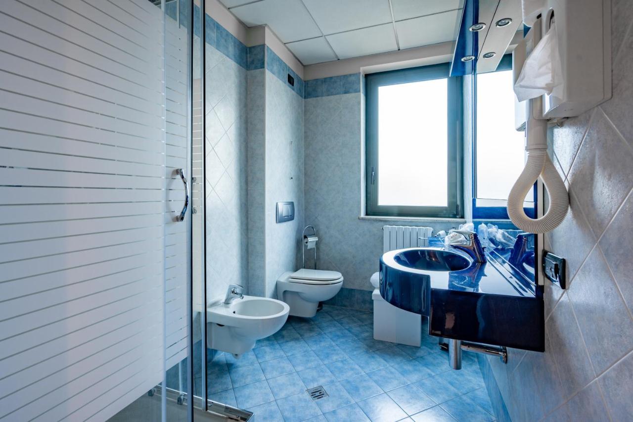 Hotel Parisi Никелино Екстериор снимка