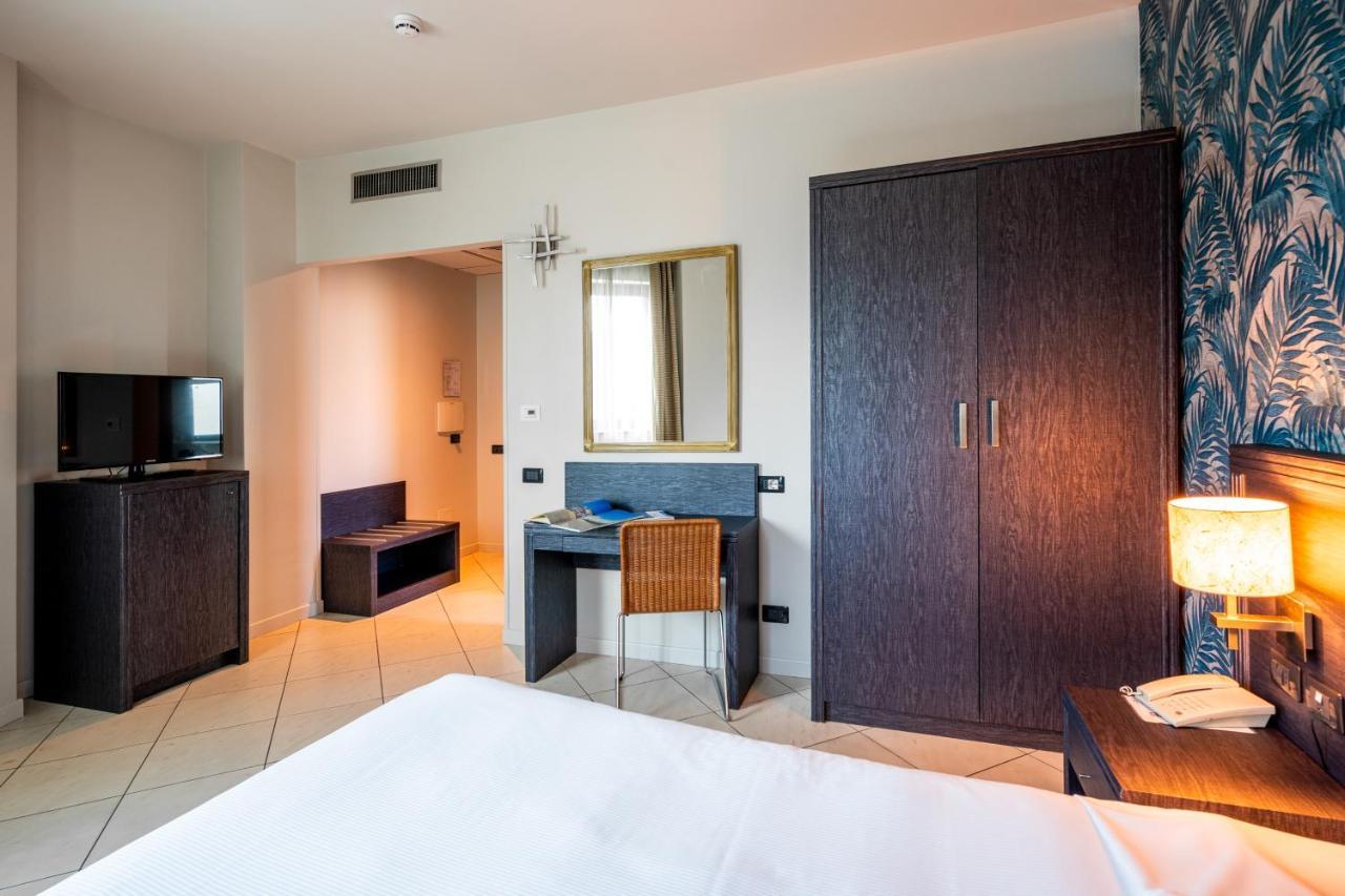 Hotel Parisi Никелино Екстериор снимка