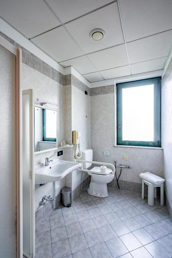 Hotel Parisi Никелино Екстериор снимка